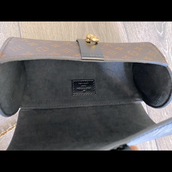 Louis Vuitton Glasses Case Bag runway collection - Picture 5 of 10